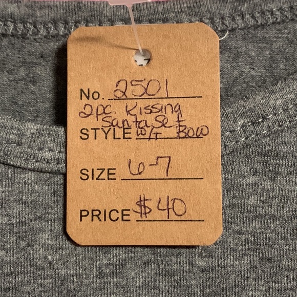 Boutique Girls “I Saw Momma Kissing Santa Claus” Outfit & Bow, New, Size 6-7 - Picture 14 of 14